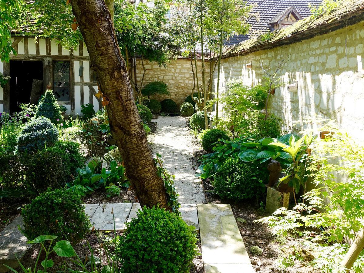 Le Jardin De La Cathedrale Bed & Breakfast Troyes Eksteriør bilde