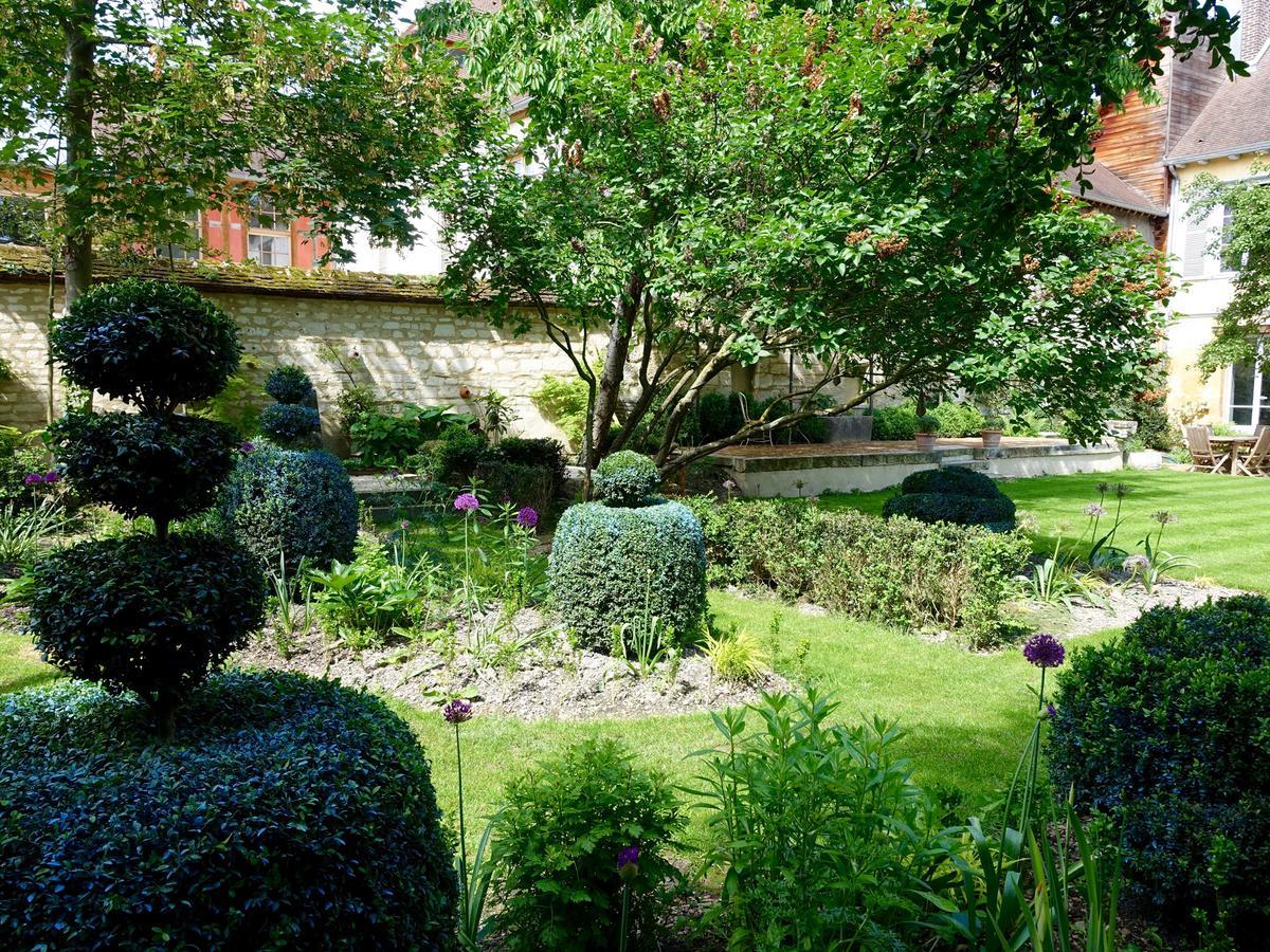 Le Jardin De La Cathedrale Bed & Breakfast Troyes Eksteriør bilde